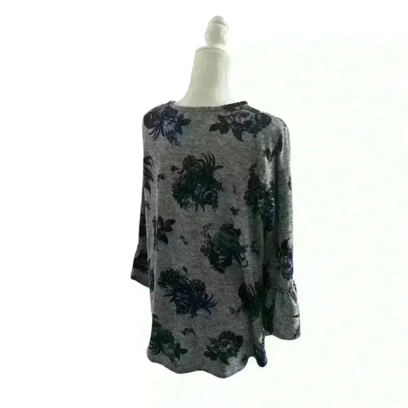 John Paul Richard Women’s 1X Grey Floral Bell Sleeve Top - Picture 2 of 4